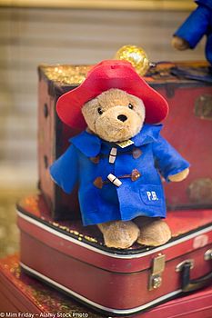Paddington: Wie ein Teddybär zur britischen Ikone wurde Paddington: Wie ein Teddybär zur britischen Ikone wurde