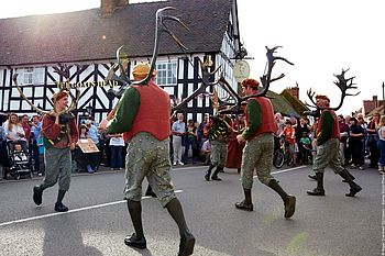 Die skurrilsten Sommertraditionen auf den Britischen Inseln Die skurrilsten Sommertraditionen auf den Britischen Inseln