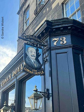 Pubschild "The Conan Doyle"