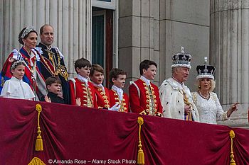 Die königliche Familie Großbritanniens auf dem Balkon des Buckingham Palace anlässlich der Krönung von König Charles III.
