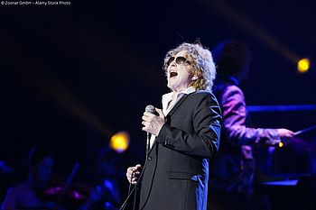 Mick Hucknall wird 65 – Simply Red feiert 40 Jahre Soul