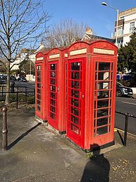 THE BRITISH SHOP unterwegs in East Sussex: typisch englische Telefonzelle