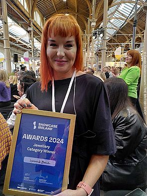 Lynsey de Burca mit dem Showcase Ireland Award 2024
