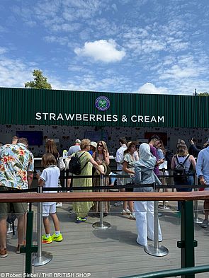 Schlange stehen für Strawberry and Cream