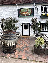 THE BRITISH SHOP unterwegs in East Sussex: The Tiger Inn in East Dean