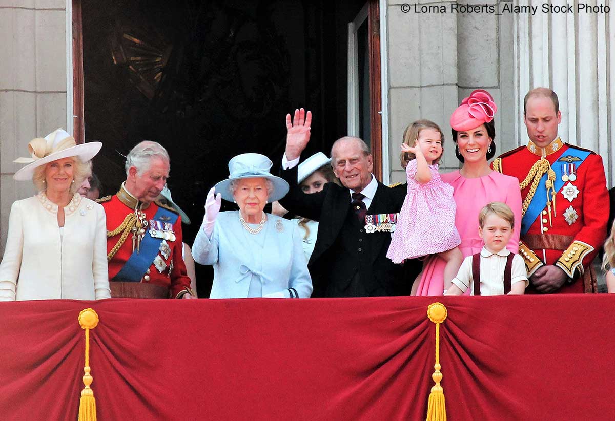 Auf dem Balkon des Buckingham Palace zeigt sich die Royal Family Großbritanniens anlässlich von Trooping the Colour im Juni 2017
