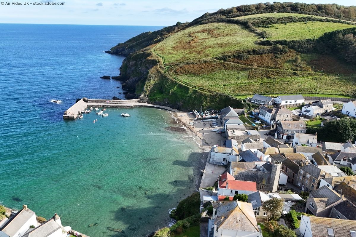 Kleines Küstendorf Cornwall