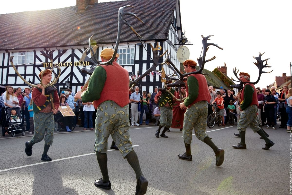Die skurrilsten Sommertraditionen auf den Britischen Inseln